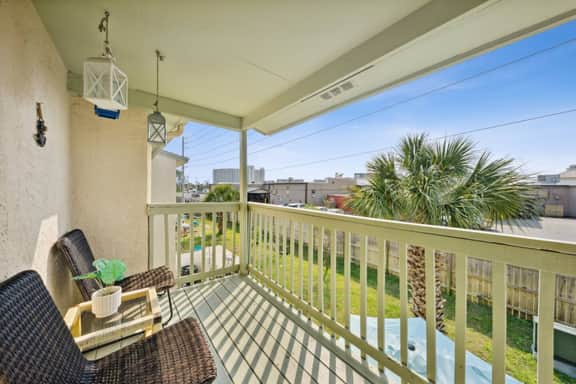 Seas The Dream! 11-Pools, Putt-Putt & Pickle Ball!