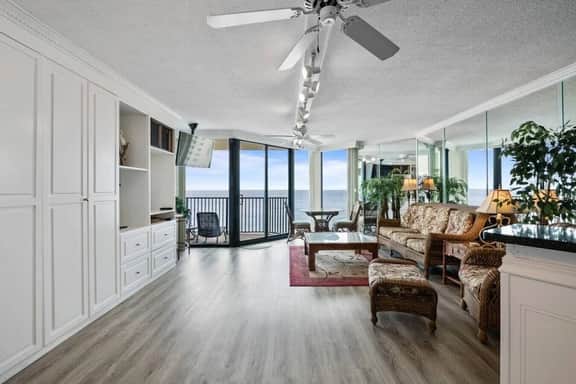 Be in A Beach Daze! W/ Amazing Panoramic Views!